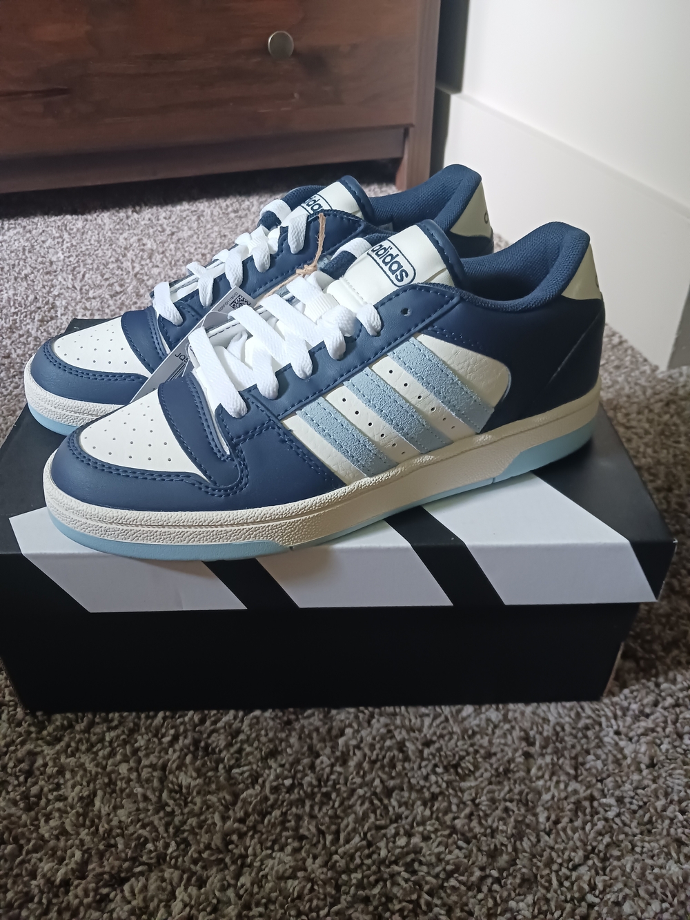 NWT Adidas Boy's Low-Top Sneakers  6